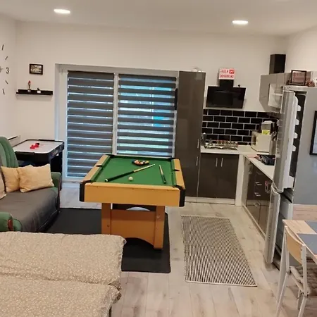 Vendeghaz Apartment Tata